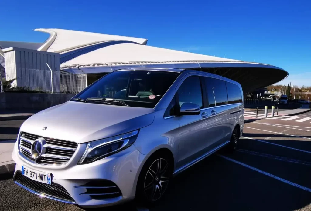 Service de taxi de Biarritz vers l'aéroport de Bilbao en véhicule premium