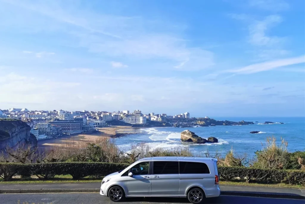 Smart Moov chauffeur van on the Basque coast – corporate airport transfer