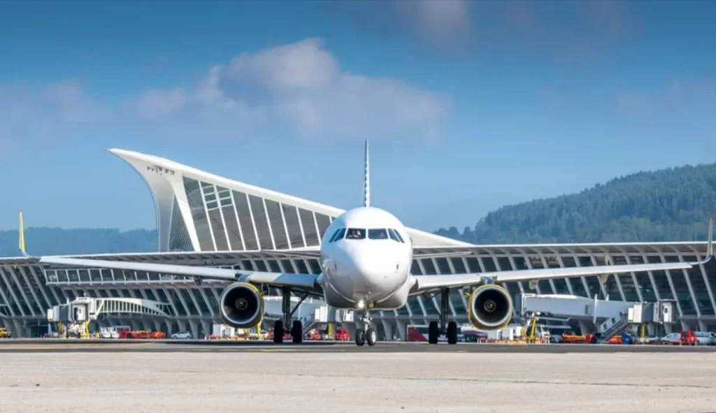 Terminal de l'aéroport de Bilbao – point d'arrivée transfert privé Smart Moov