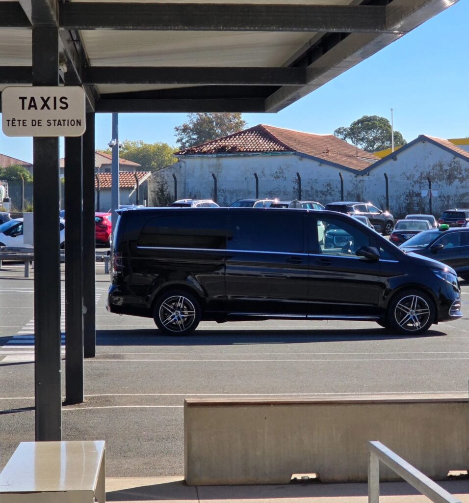 Biarritz taxi black Mercedes van at taxi rank – VTC Basque Country