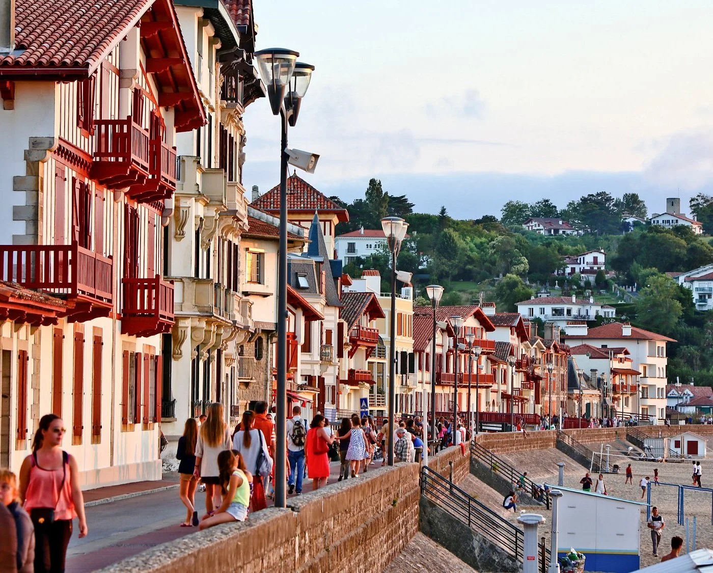 VTC Saint-Jean-de-Luz chauffeur privé sur le front de mer de la côte basque