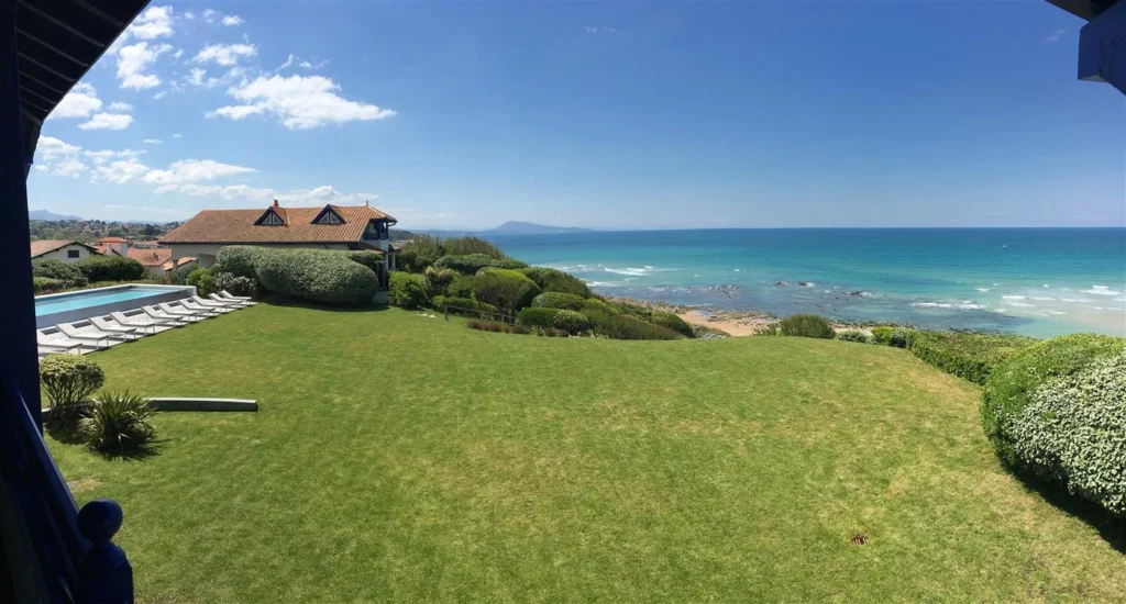 Taxi Bidart Hôtel Villa Larche – vue mer et surf Côte Basque