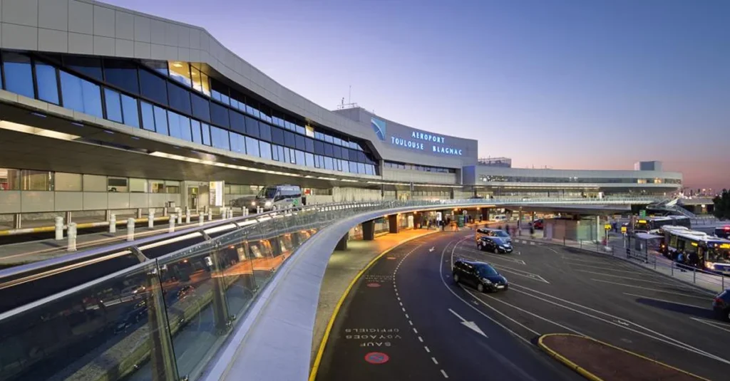 Taxi Biarritz vers l'aéroport de Toulouse-Blagnac TLS – transfert chauffeur privé Smart Moov