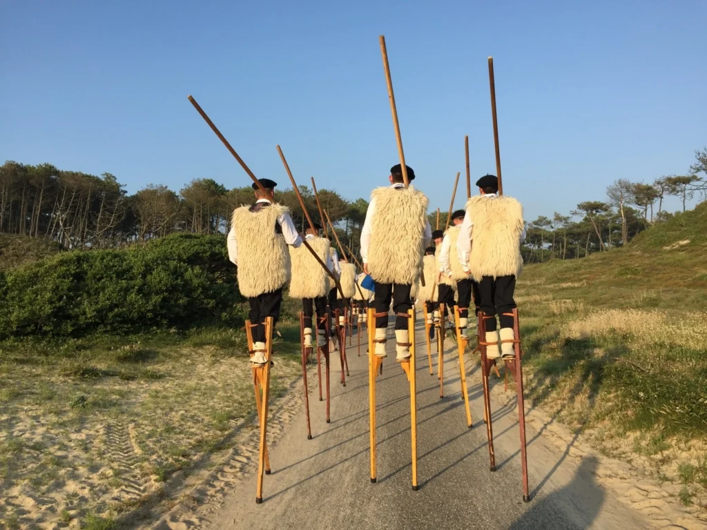 Landes stilt walkers traditional costume near Messanges – cultural activity near Camping Le Vieux Port