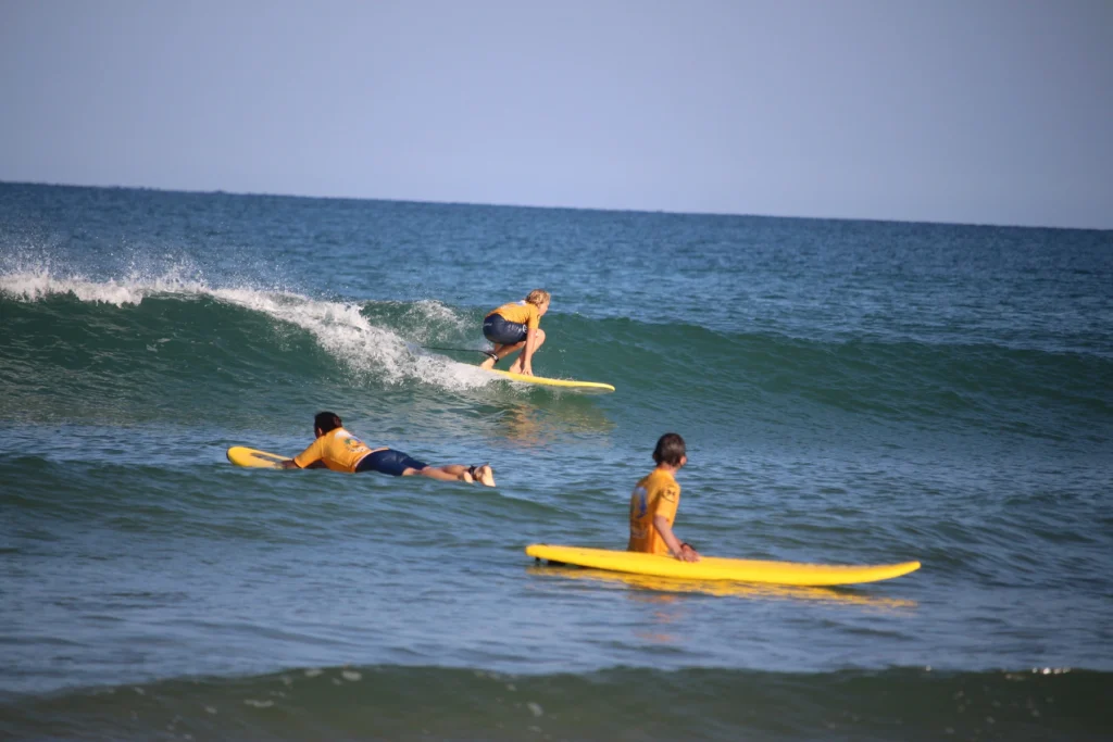 Surf lesson on Moliets beach Landes – surf school near Camping Les Cigales