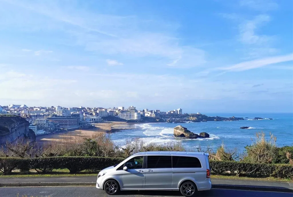 Taxi Biarritz Pau – van Mercedes silver Grande Plage et Rocher de la Vierge Biarritz
